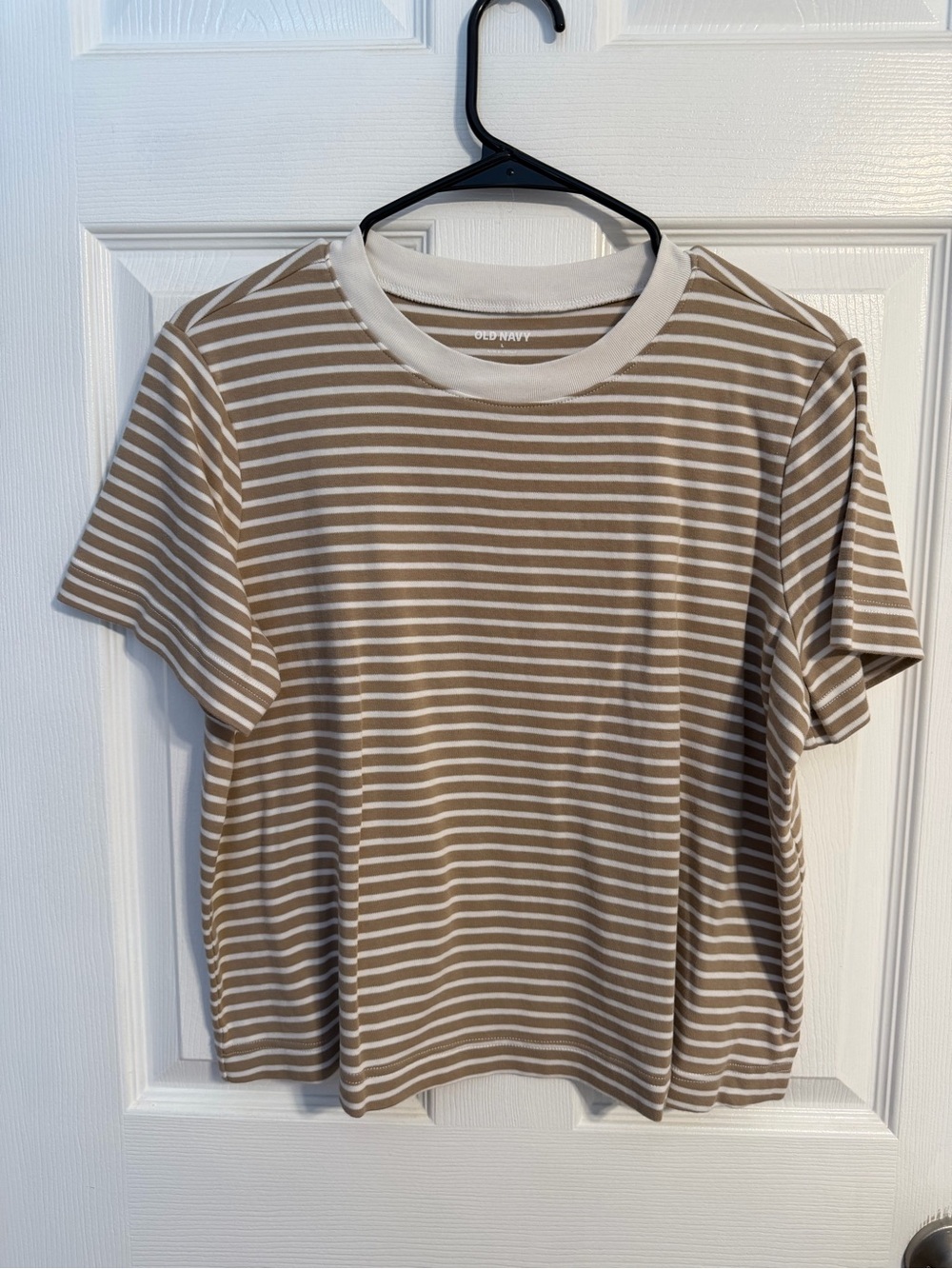 Old Navy Women's Tan and White Striped Cropped Shirt